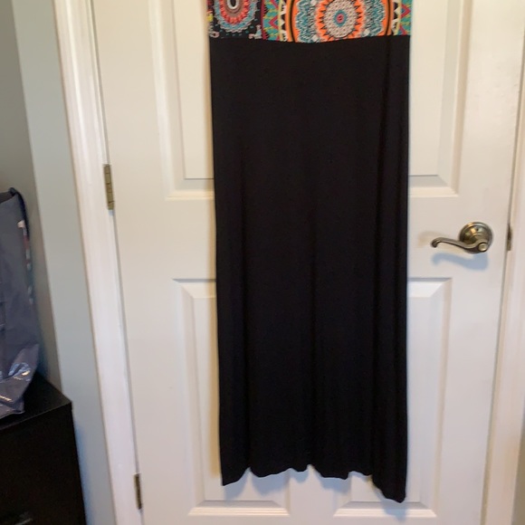 Simple Maxi Dress - Picture 2 of 9